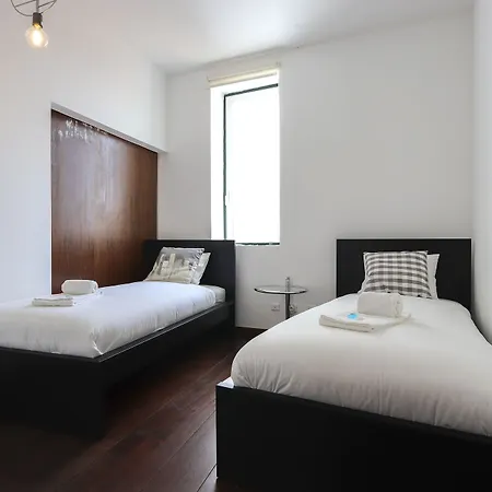 Downtown Delight Ii By Homing Apartment